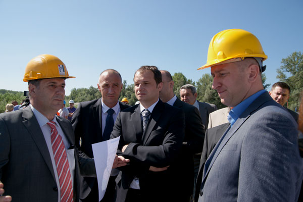 2012. 07. 30. - Ministri Siniša Hajdaš Dončić i Ivan Vrdoljak obišli gradilište mosta Drava i Južne osječke obilaznice